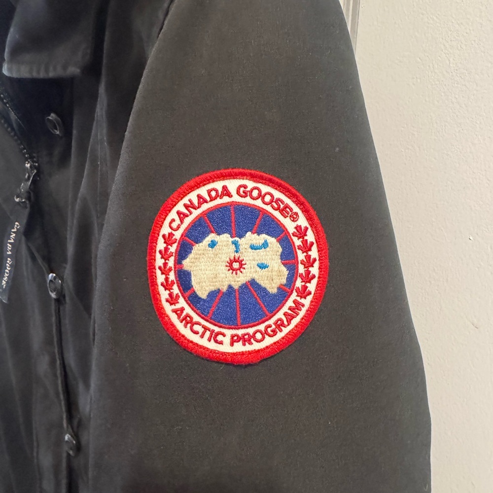 Canada Goose Black Ski Jacket with Fur Trim - Picture 2 of 8